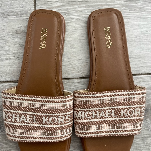 MICHAEL KORS Sandals Size 7.5 - Picture 3 of 3
